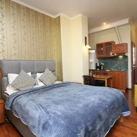 Aparthotel City *